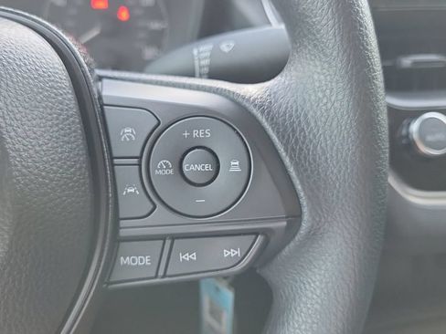 Used 2025 Toyota Corolla LE FWD image 23