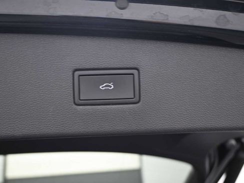 Used 2022 Volkswagen Tiguan SE R-Line AWD/4WD image 32