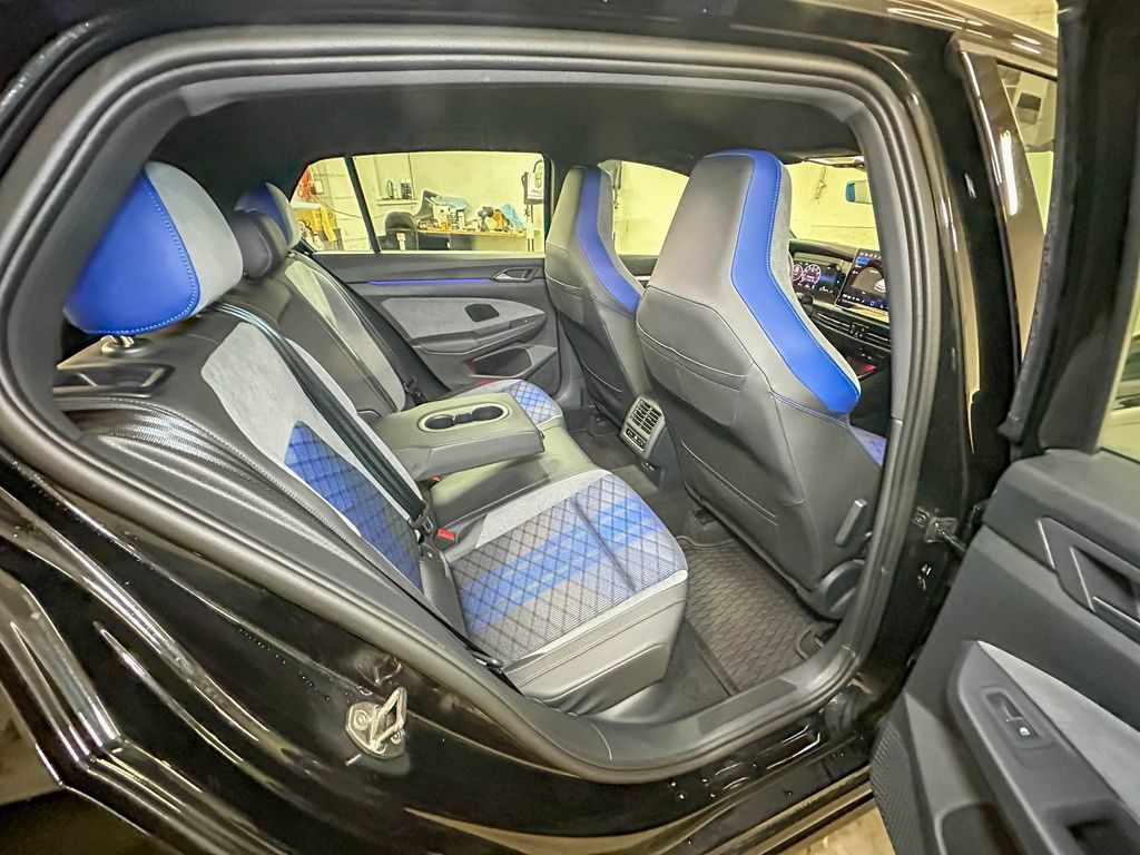 Used 2025 Volkswagen Golf R Black Edition AWD/4WD image 24