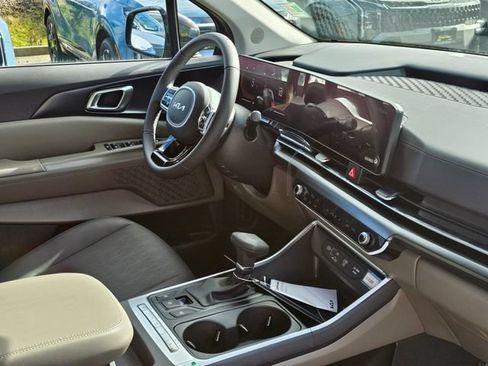 New 2026 Kia Carnival FWD image 10