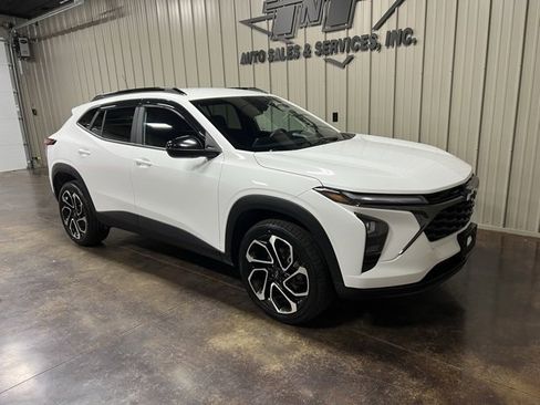 Used 2024 Chevrolet Trax RS w/ Driver Confidence Package image 6