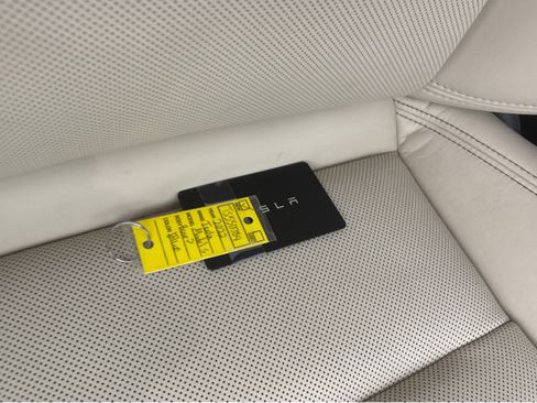 Used 2022 Tesla Model S Standard Range image 37