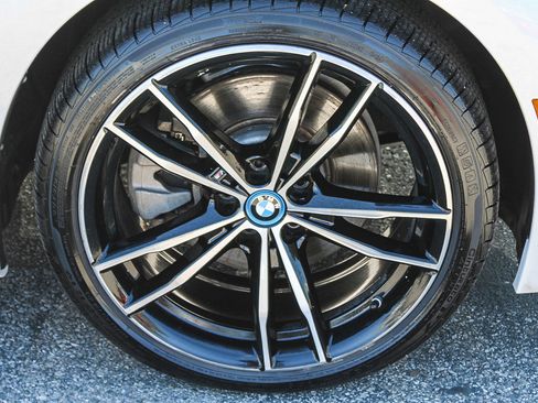 Used 2023 BMW 330e xDrive w/ M Sport Package image 10