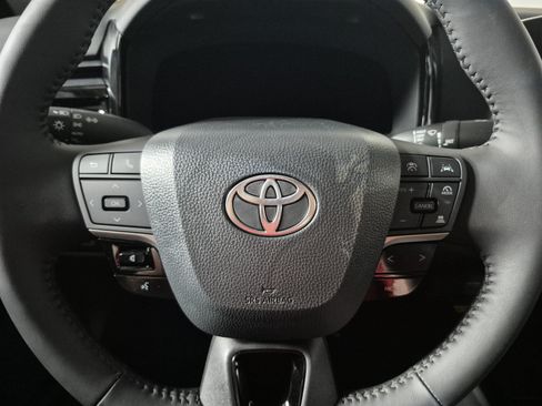 New 2026 Toyota Camry Hybrid FWD image 18