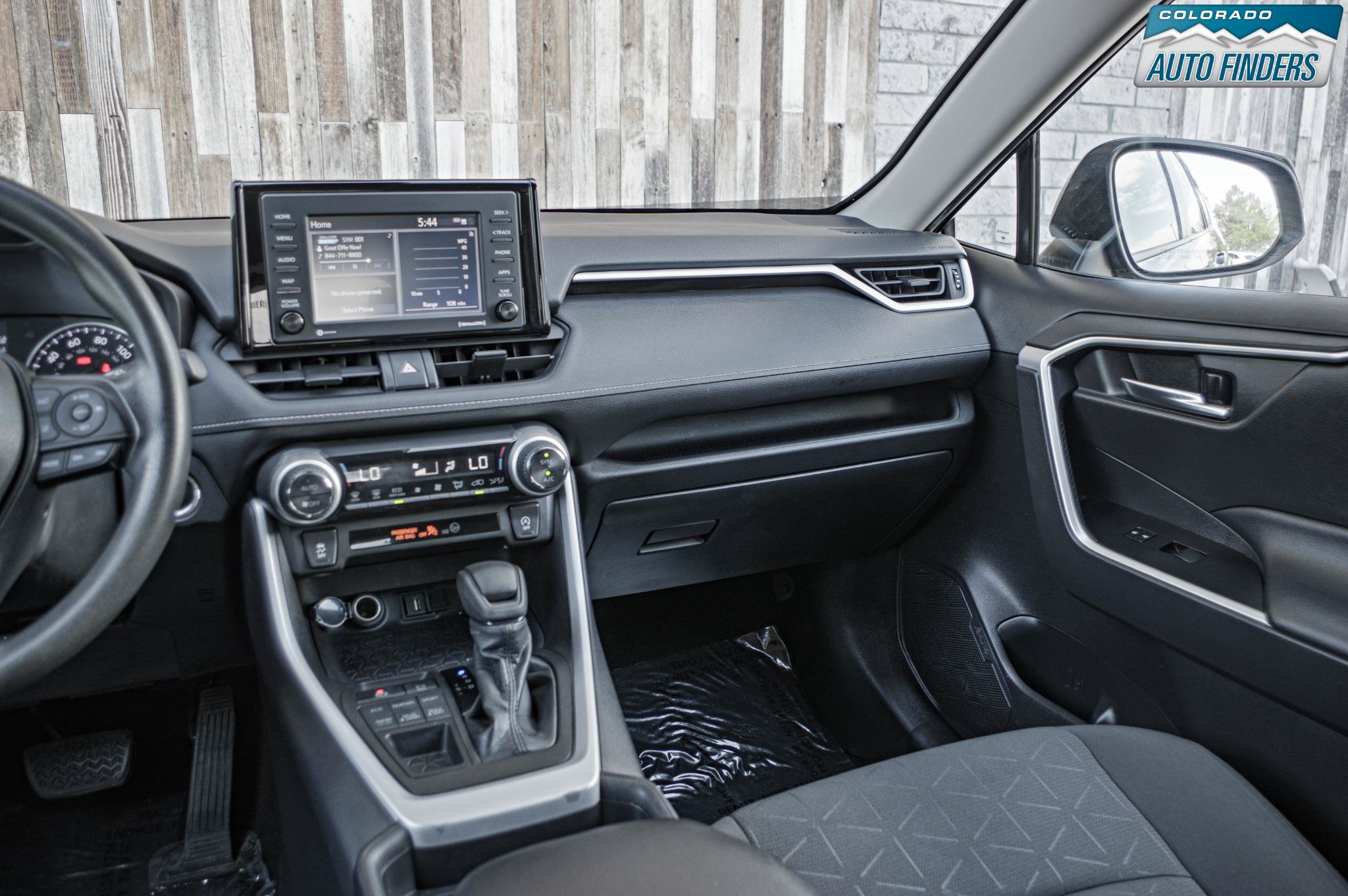 Used 2021 Toyota RAV4 XLE AWD/4WD image 18