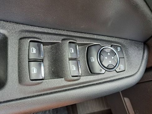 Used 2023 Ford Edge SEL image 16