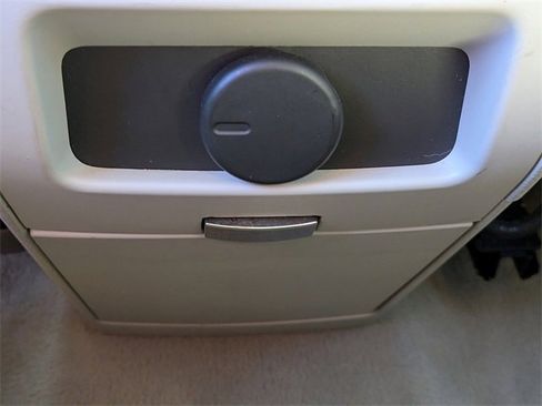 Used 2014 Cadillac SRX Luxury w/ Driver Awareness Package image 15