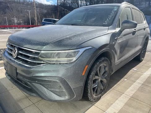 Certified 2022 Volkswagen Tiguan SE w/ Panoramic Sunroof Package image 1
