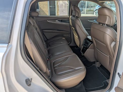 Used 2018 Lincoln MKX Reserve w/ Lincoln MKX Climate Package AWD/4WD image 16