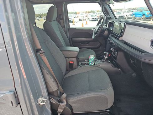 Used 2025 Jeep Wrangler Unlimited Sahara w/ Safety Group image 14