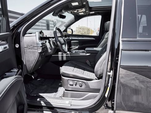Used 2026 Cadillac Escalade V AWD/4WD image 37