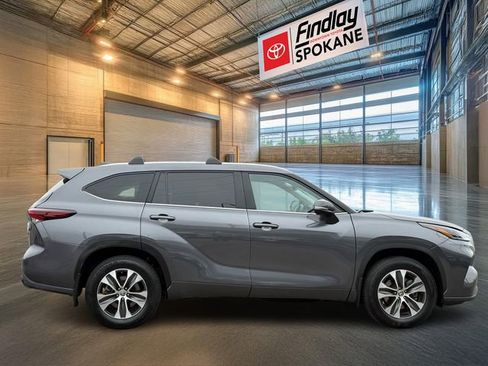 Certified 2024 Toyota Highlander XLE image 4
