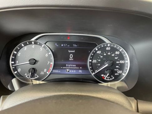 Certified 2025 Nissan Frontier SV RWD image 8