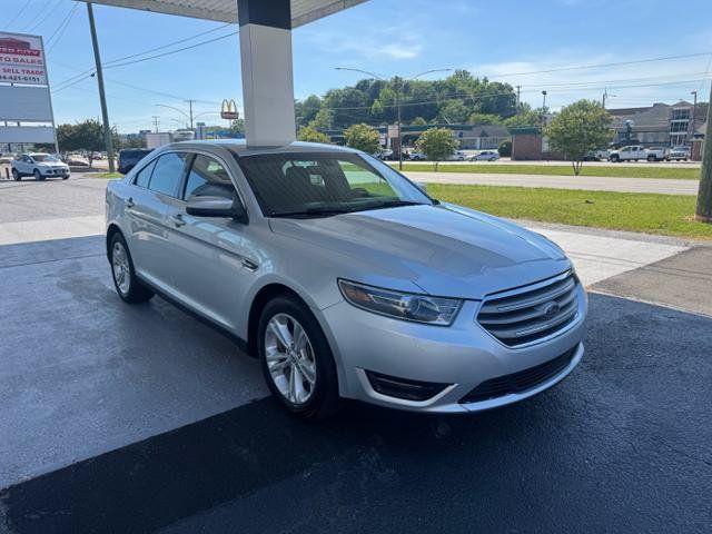 Used 2018 Ford Taurus SEL FWD image 3