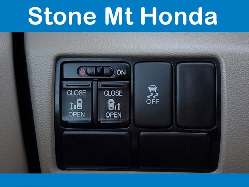 Used 2016 Honda Odyssey SE image 32