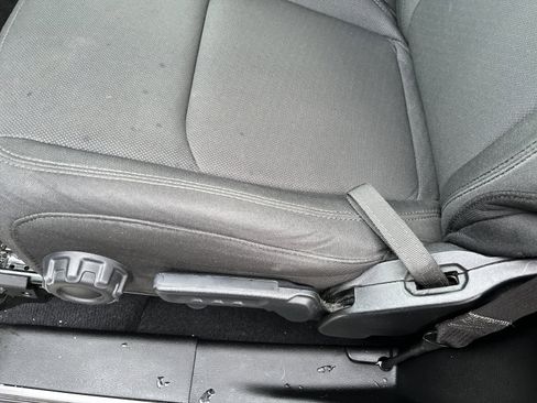 Used 2022 Jeep Wrangler Sport S image 16