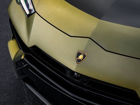 Used 2024 Lamborghini Urus Performante AWD/4WD image 7