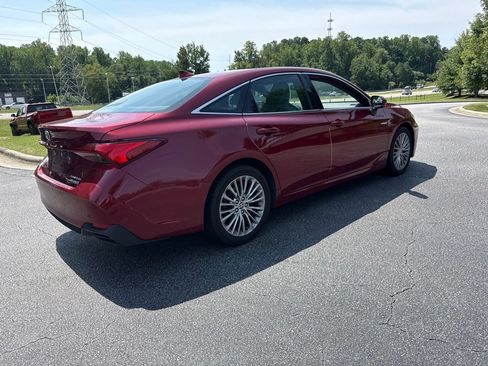Used 2021 Toyota Avalon Limited w/ Advanced Safety Package FWD image 5