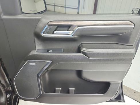 Used 2023 Chevrolet Silverado 1500 LTZ w/ Z71 Off-Road Package image 40