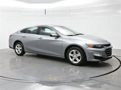 Used 2024 Chevrolet Malibu LT image 1