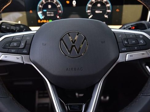 New 2026 Volkswagen Tiguan SEL R-Line AWD/4WD image 17