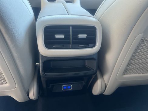 Certified 2025 Mercedes-Benz GLE 450e 4MATIC image 23