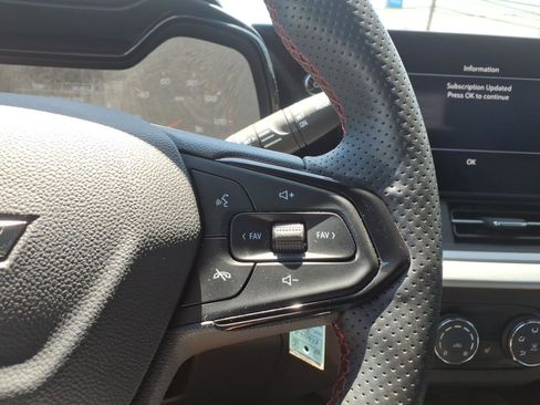 Certified 2025 Chevrolet Trax RS w/ Driver Confidence Package FWD image 24