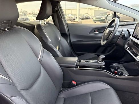 Used 2023 Toyota Prius XLE image 19