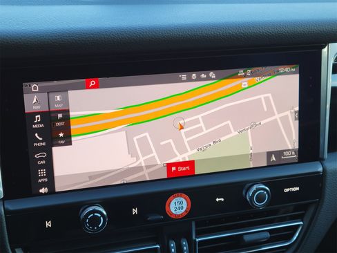 Used 2025 Porsche Macan image 19