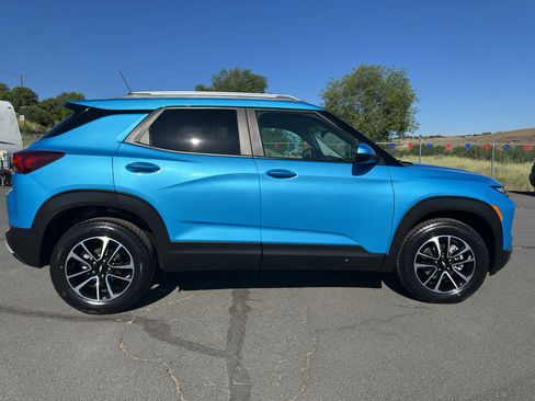 Used 2025 Chevrolet TrailBlazer LT AWD/4WD image 8