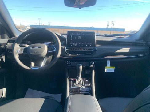 New 2026 Jeep Compass Latitude image 25