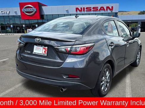 Used 2019 Toyota Yaris LE FWD image 3