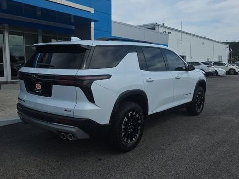 Used 2026 Chevrolet Traverse Z71 w/ LPO, Illumination Package AWD/4WD image 7