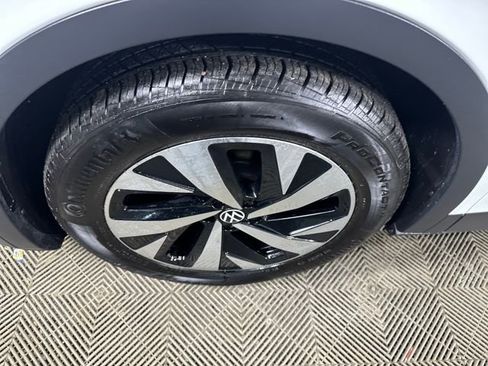 Used 2025 Volkswagen ID.4 Pro image 10