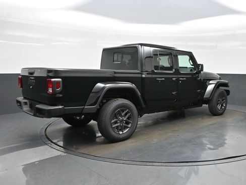 New 2026 Jeep Gladiator Sport AWD/4WD image 8