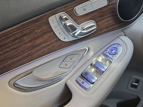 Certified 2022 Mercedes-Benz GLC 300 image 19