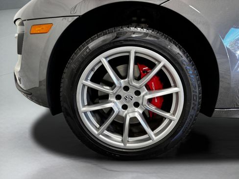 Used 2016 Porsche Macan Turbo image 46