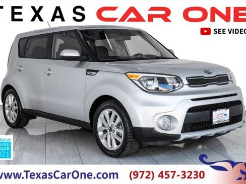 Used 2017 Kia Soul + image 1