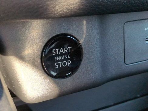 Used 2025 Nissan Rogue S FWD image 25