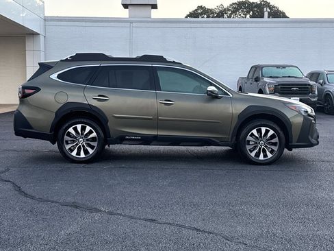 Used 2025 Subaru Outback Touring XT image 2