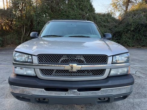 Used 2004 Chevrolet Avalanche Z66 w/ Preferred Equipment Group image 12