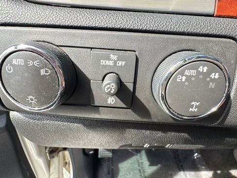 Used 2010 Chevrolet Tahoe LTZ image 20