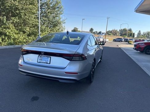 New 2025 Honda Accord SE image 7