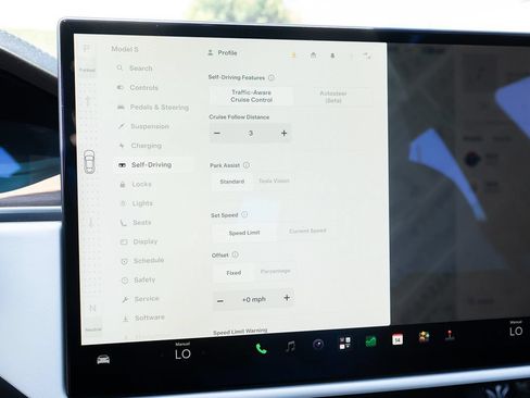 Used 2022 Tesla Model S AWD/4WD image 25