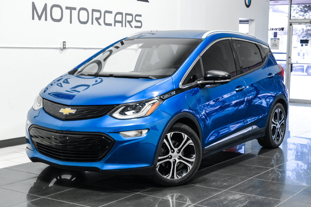 Used 2020 Chevrolet Bolt Premier w/ Infotainment Package FWD image 6