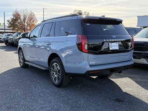 New 2025 Ford Expedition Active image 7