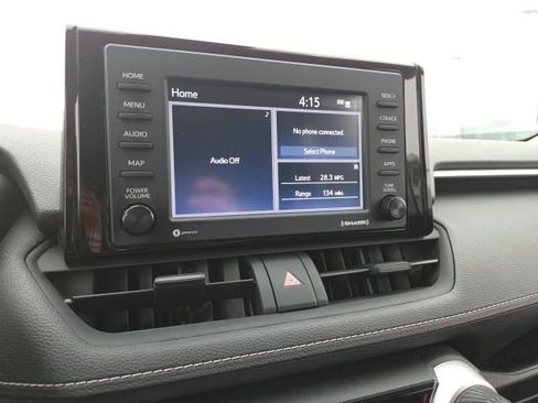 Used 2022 Toyota RAV4 LE image 14