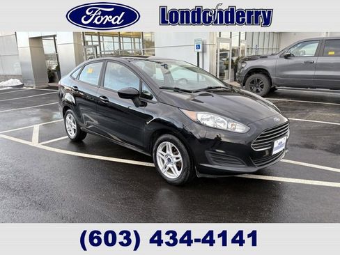 Used 2018 Ford Fiesta SE image 1