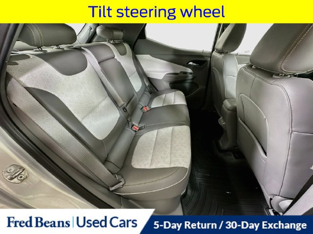 Used 2022 Chevrolet Bolt EUV Premier w/ Sun & Sound Package FWD image 32