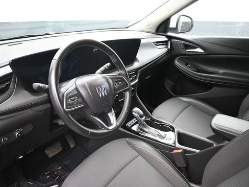Used 2025 Buick Encore GX Preferred AWD/4WD image 19